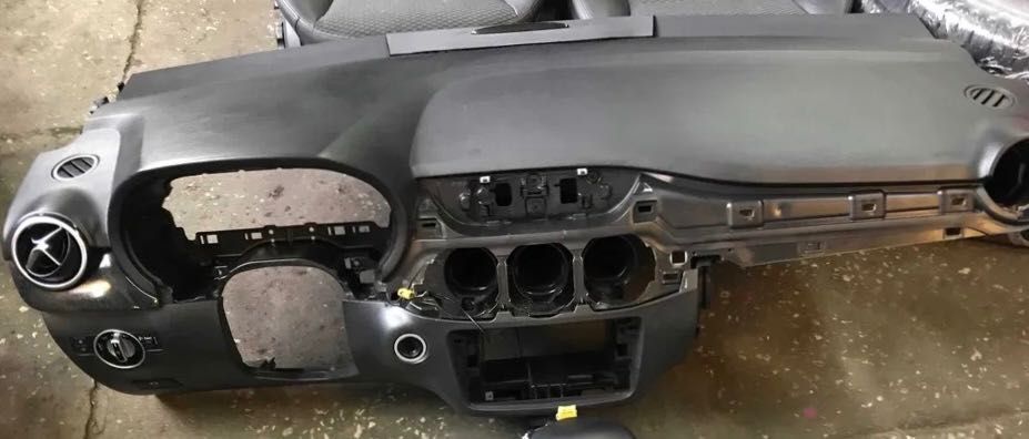 Mercedes B klasa W246 DESKA konsola pulpit + PODUSZKA ORYGINALNA ŁADNA