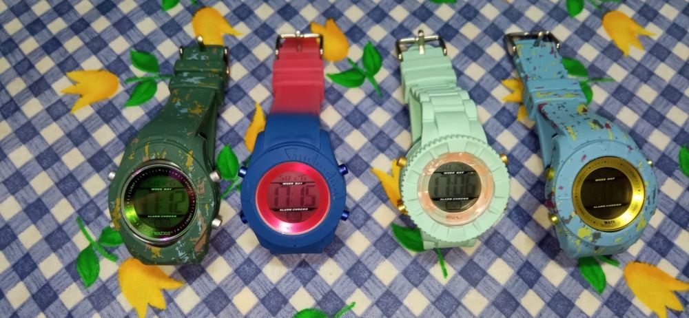 Watx and Colors Relógios