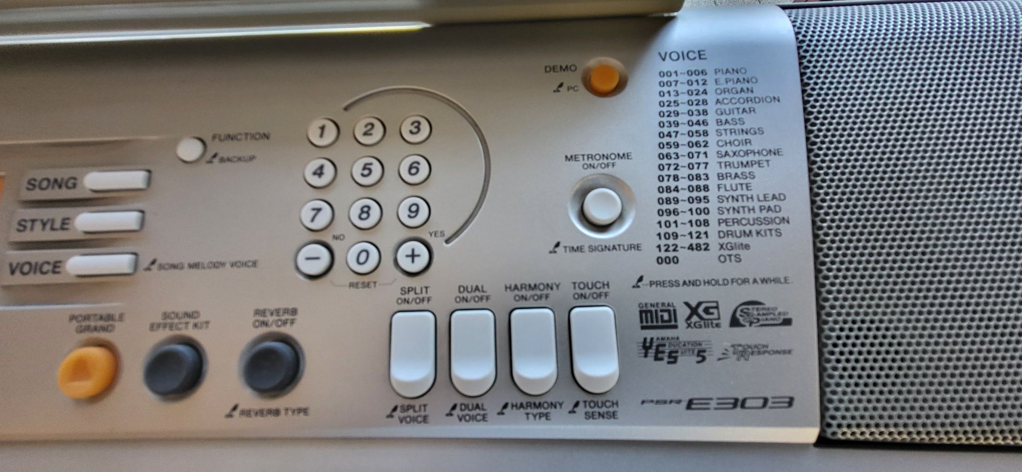 Keyboard Yamaha PSR-E303 +stojak+siedzisko