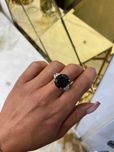 Pierścionek z naturalnym szafirem 12.50 CT i diamentami 0.39 CT
