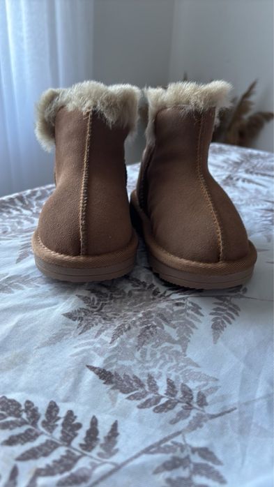 Продам нові чобітки в натуральній замші