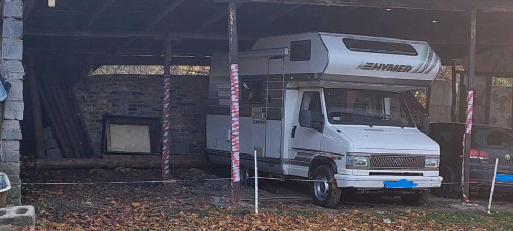 pomieszczenia garażowe/garaż 28 m2/schowek, komórka, magazyn 15 m2