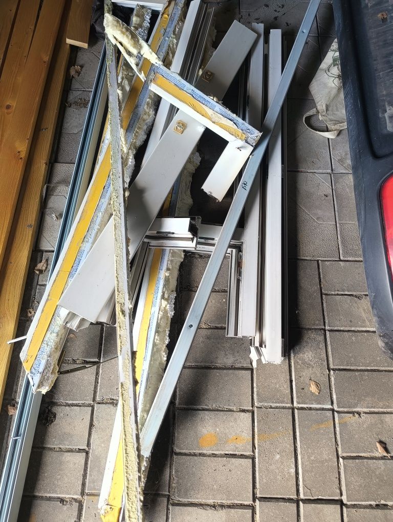 Oddam za darmo 4 skrzydła okien plastikowych