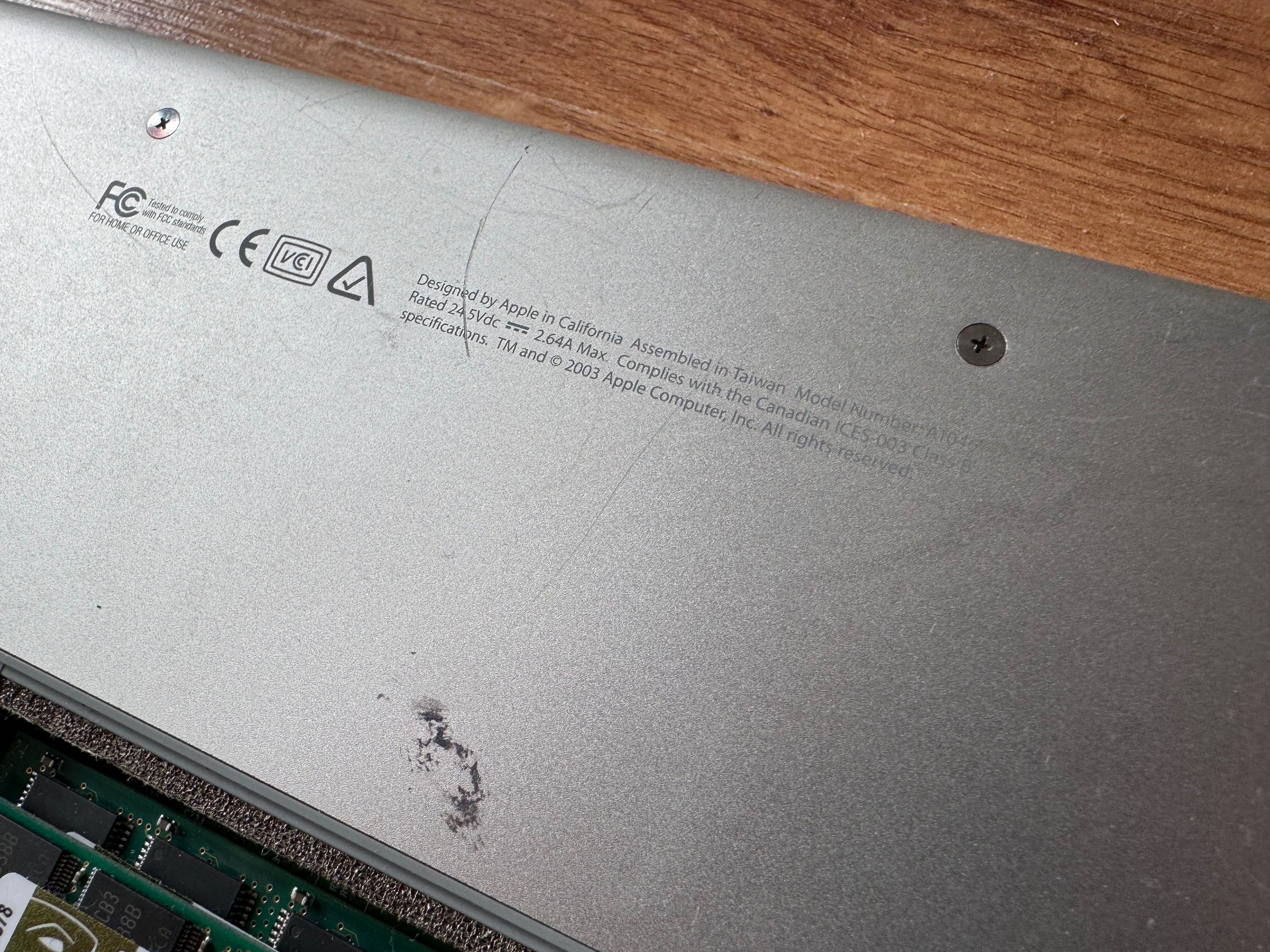Apple iBook PowerBook G4 A1046 uszkodzony
