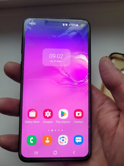 Samsung GALAXY S10e 6/128GB трещины на дисплее.