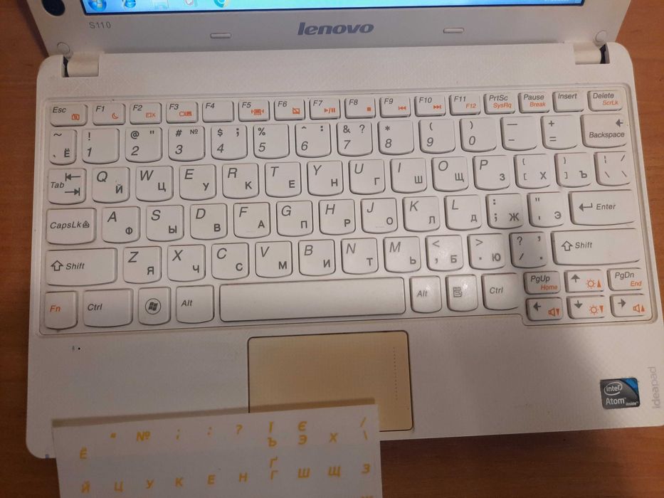 очень красивый нетбук, мини-ноутбук, интернет работа фильмы!