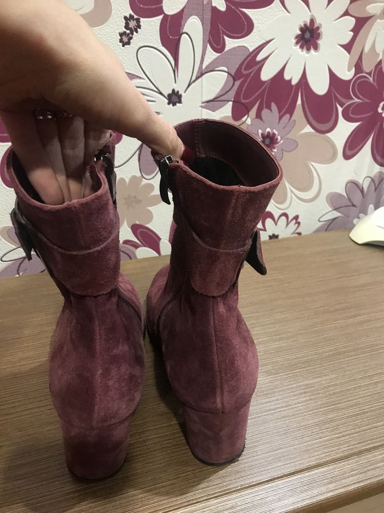 Продам взуття