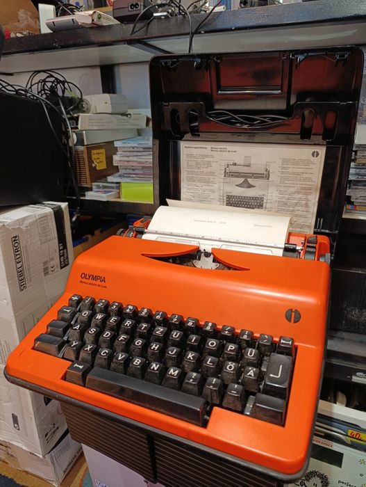 Maszyna do pisania Olympia Monica electric lata 70/80