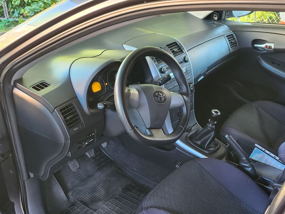 Продам автомобіль Toyota Corola