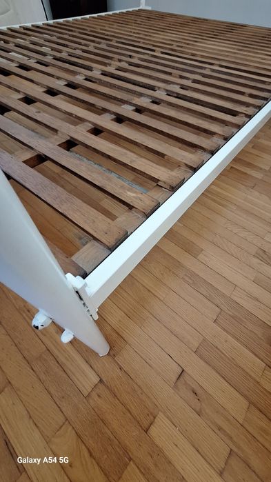 Cama de casal em ferro