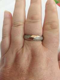 Серебряное кольцо с позолоченной полоской