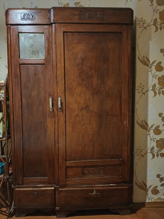 Дубовый шкаф, гардероб