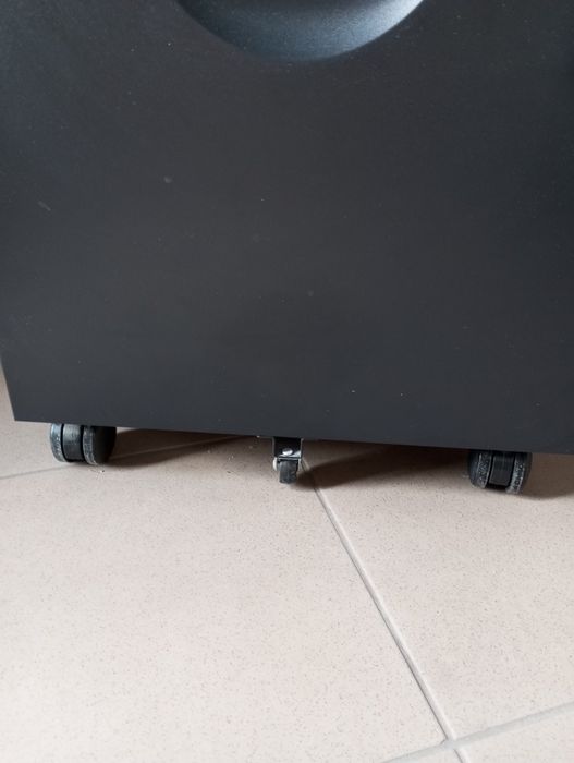 Czarna szafka na kółkach 57x50.5x41 cm