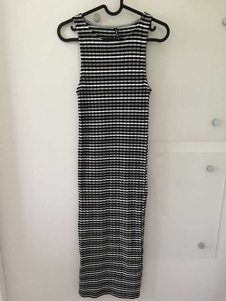 Obcisła elastyczna sukienka midi/maxi w paski | Stradivarius | S / 36