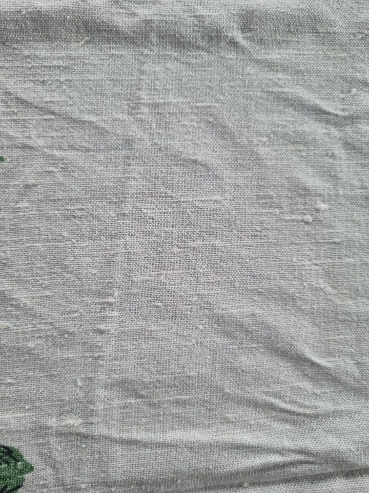 Piekny duży lniany obrus w fioletowe kwiaty 168x148 cm