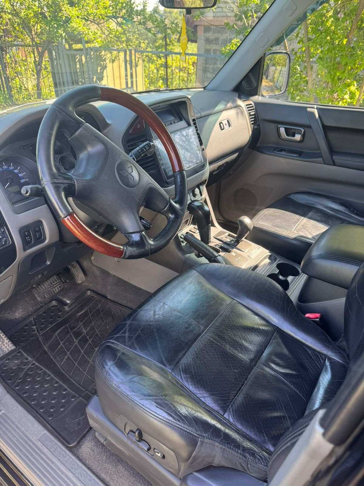 Mitsubishi Pajero Wagon, Міцубісі, митцубиси