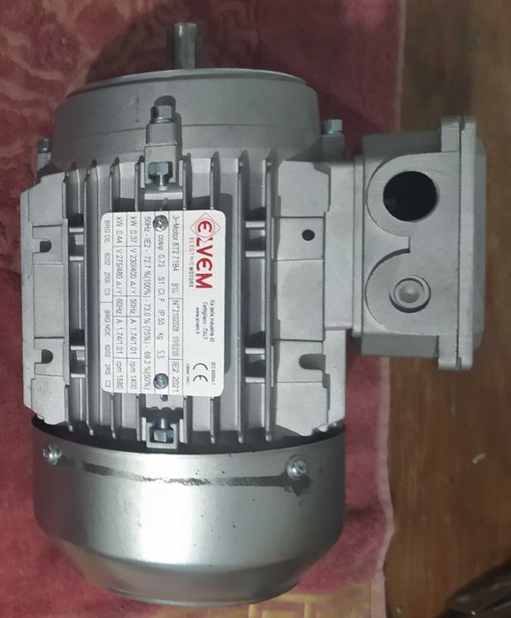 Трифазний електромотор ELVEM 6T2 71B4