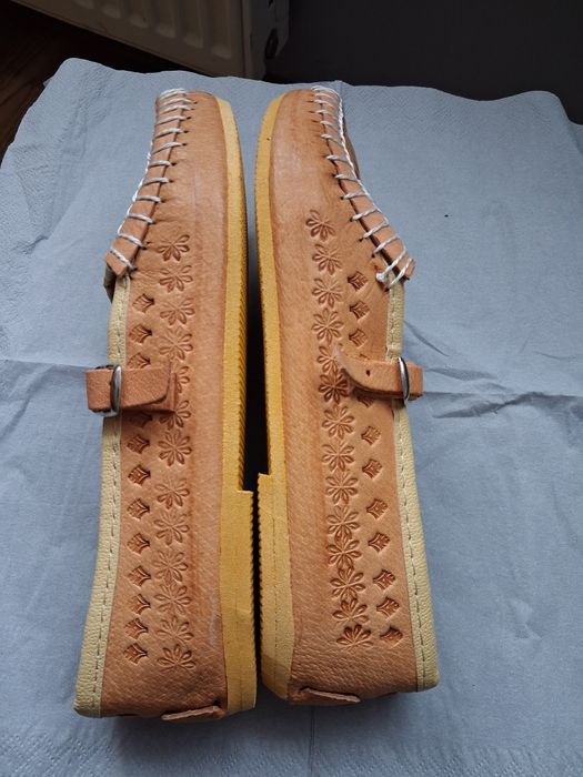 Buty kierpce góralskie skórzane dziewczęce nowe