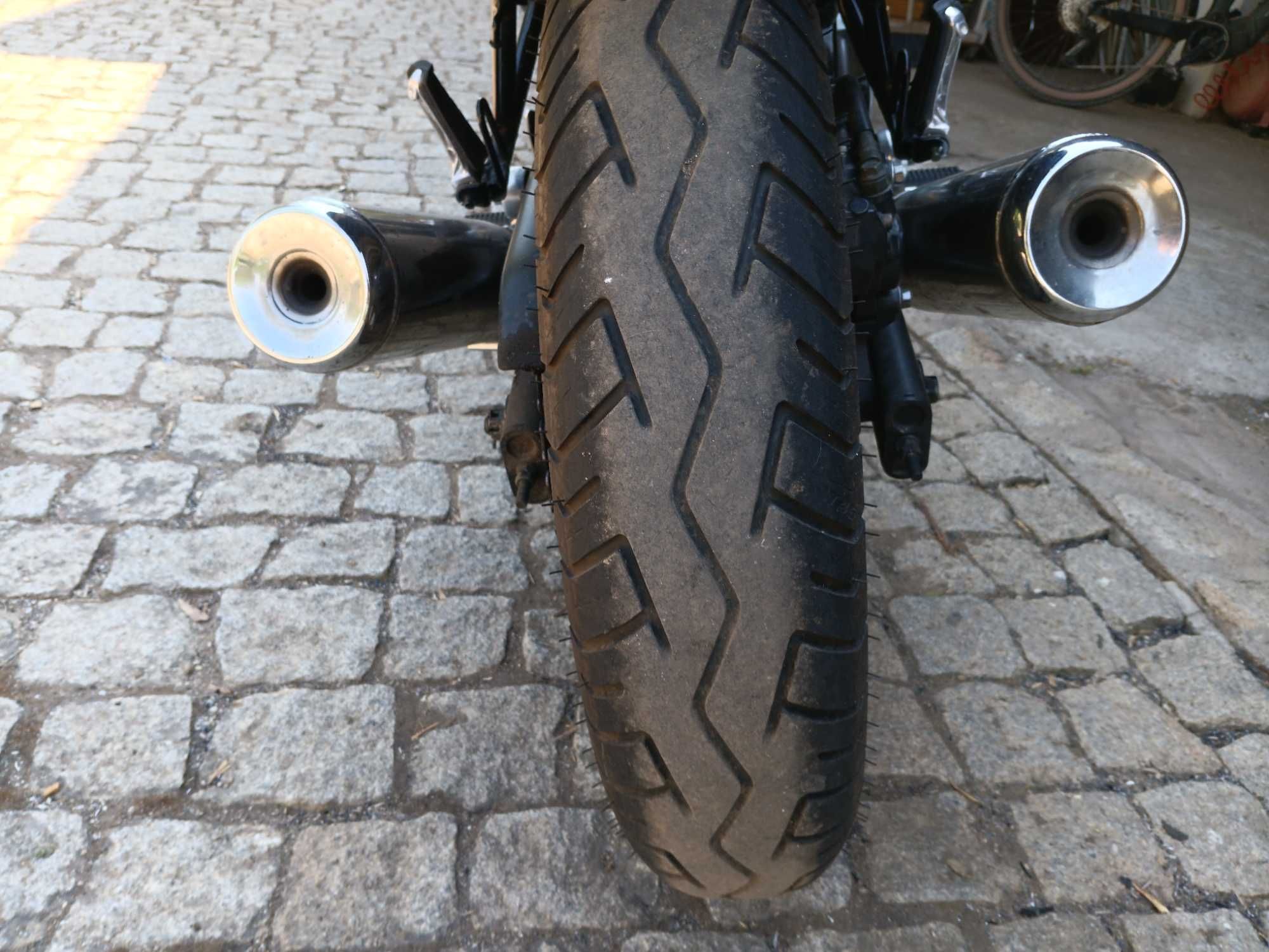 Moto Yamaha XJ600N