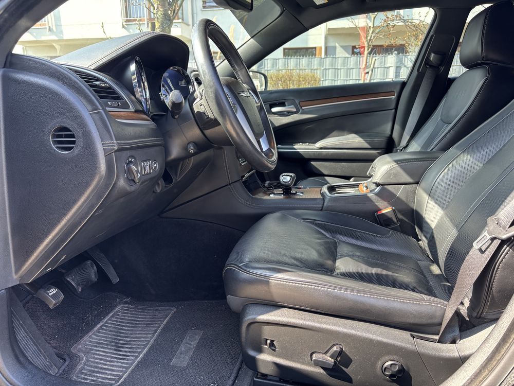 Chrysler 300c John Varvatos