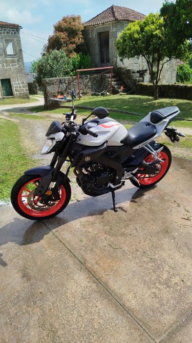 Yamaha mt 125 (como nova)