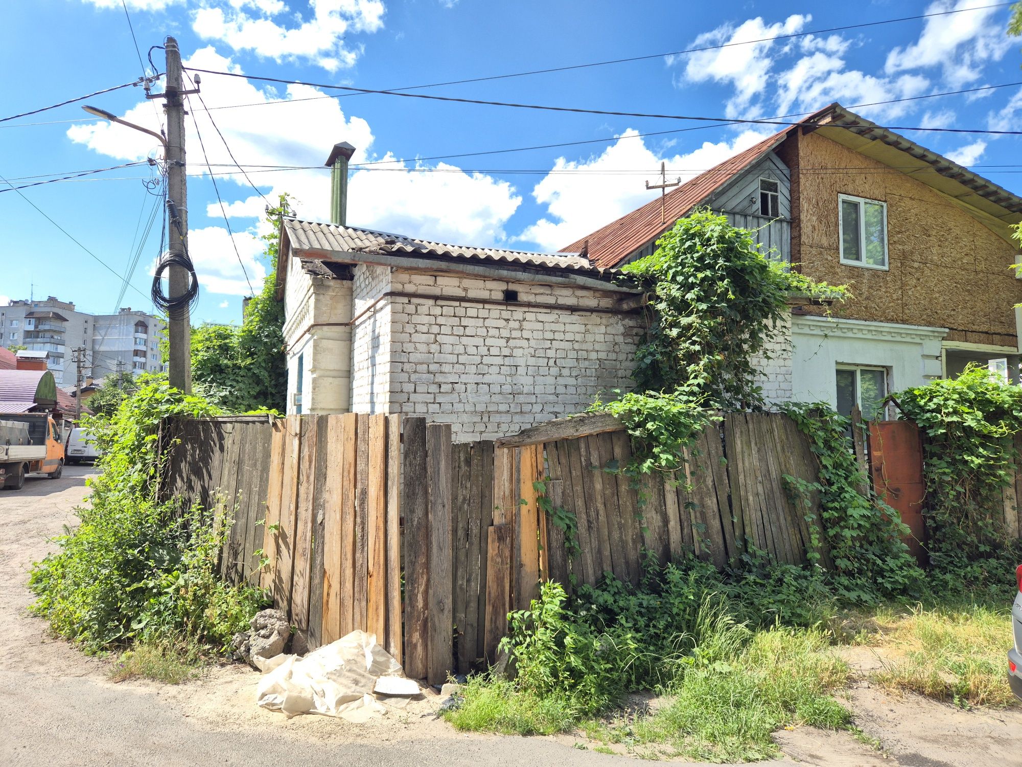 Центр вул Грушевського р-н ст Спартак частина Будинку вода каналізація