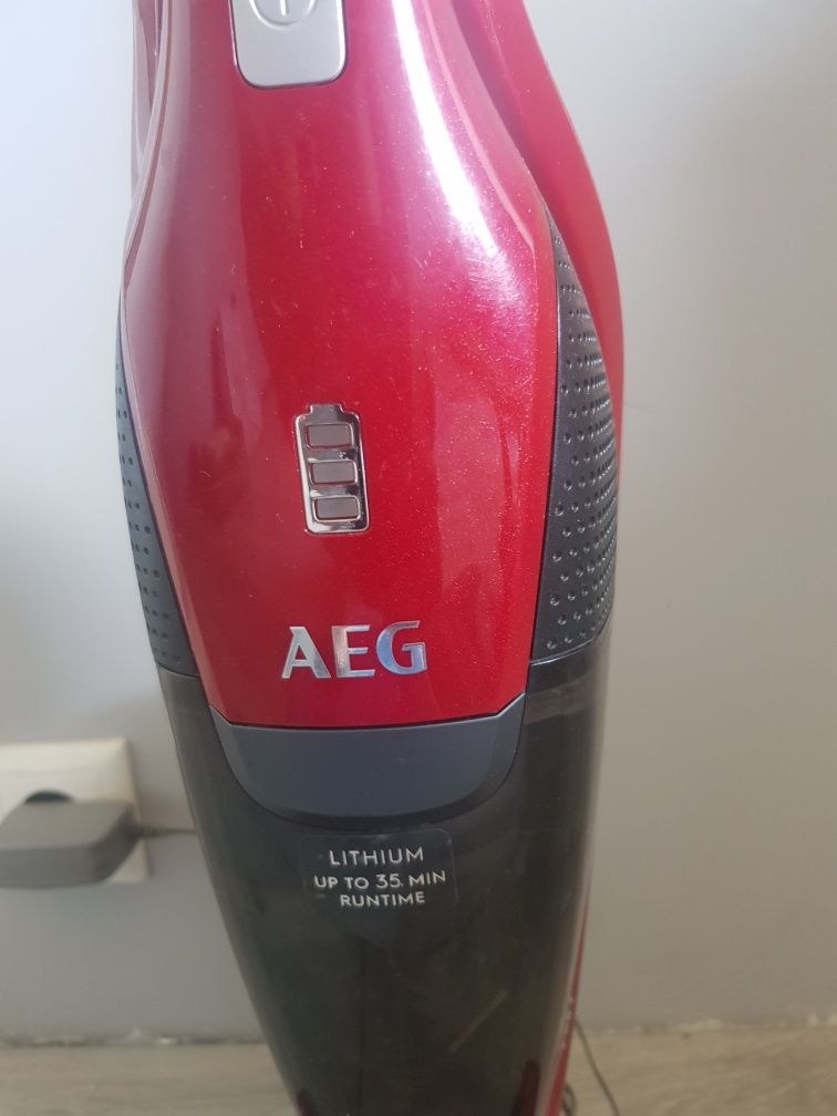 Odkurzacz AEG CX7