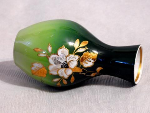 Piękny złocony porcelanowy niemiecki wazon -sygnowany