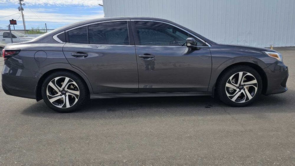 Subaru Legacy Limited      2022