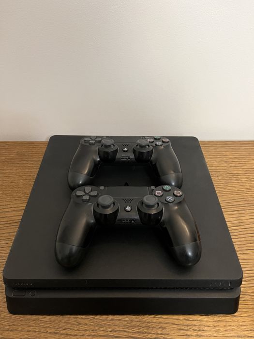 Playstation 4 slim 1tb + dwa pady + gry