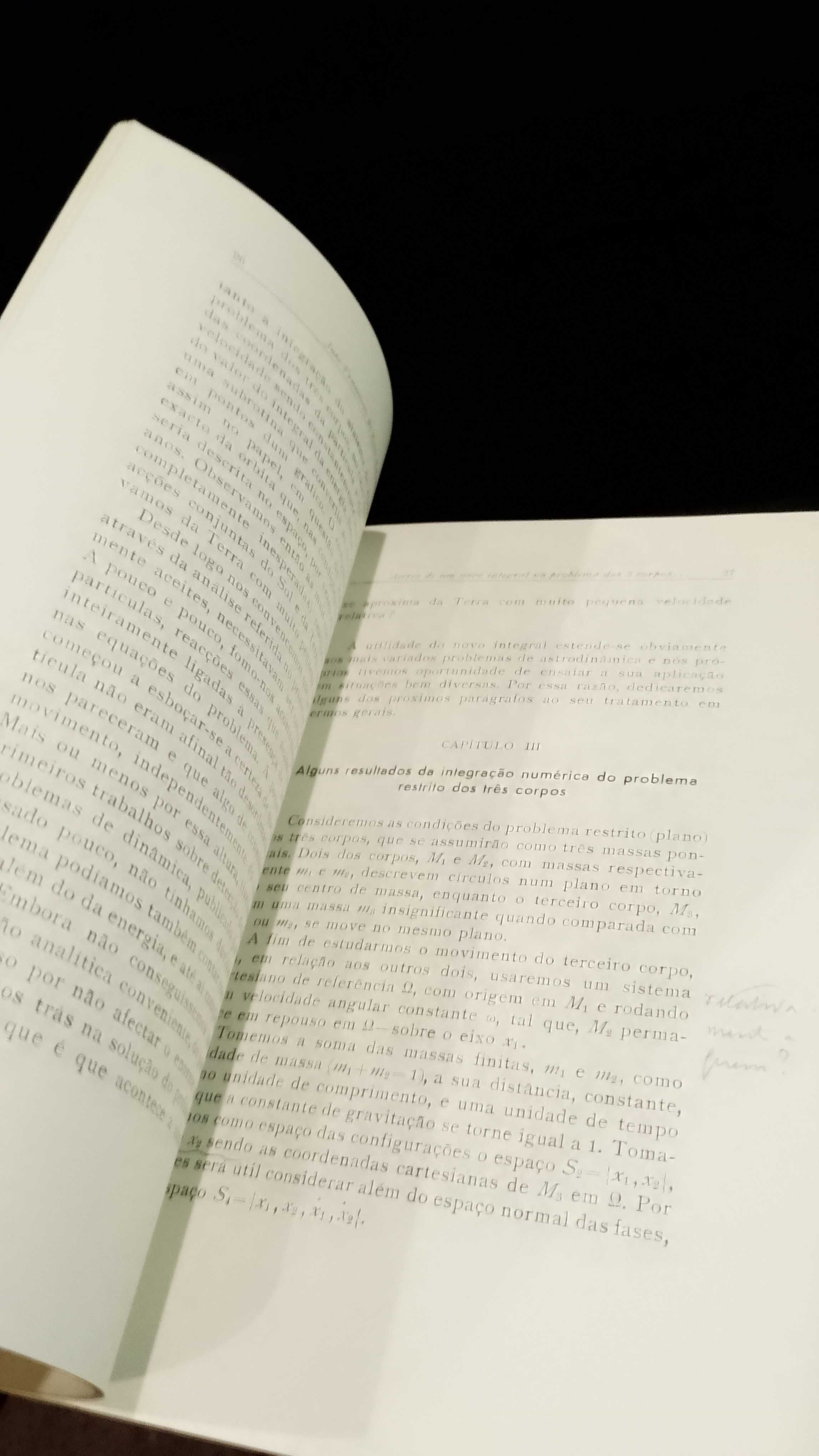 Problema dos 3 corpos e sua aplicação a um problema de Astrodinâmica