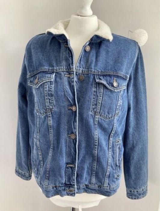 Śliczna Kurtka jeansowa z kożuszkiem Marka: Bershka M