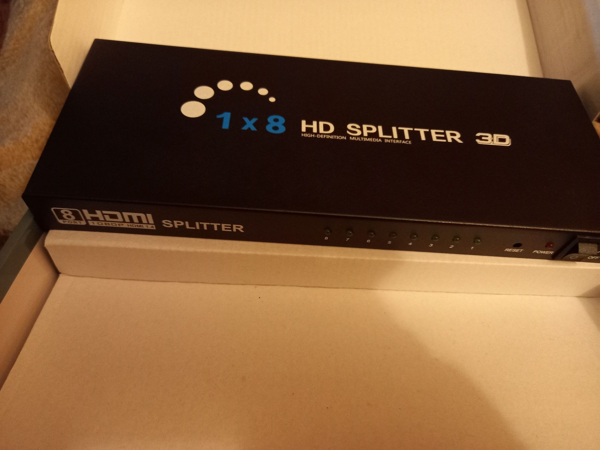 Splitter HR 1×8 user Manual