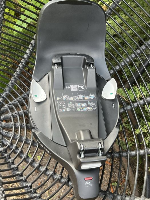 Автокрісло MAXI-COSI Pebble 360 Pro з базою FamilyFix 360 Pro