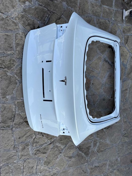 Кришка багажника Tesla Model Y 20-24 ляда кляпа Тесла вайка 2020-2024