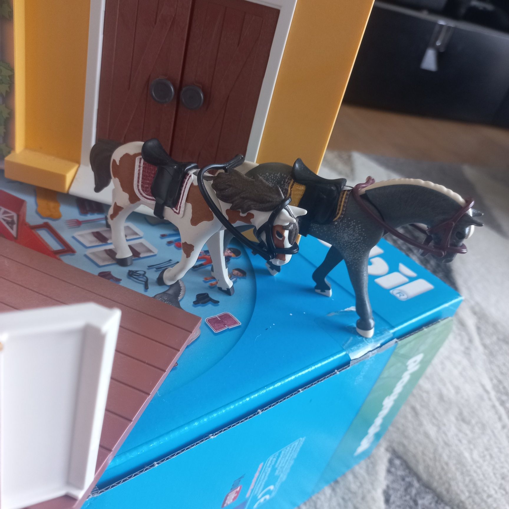 Playmobil stajnia konie 5671