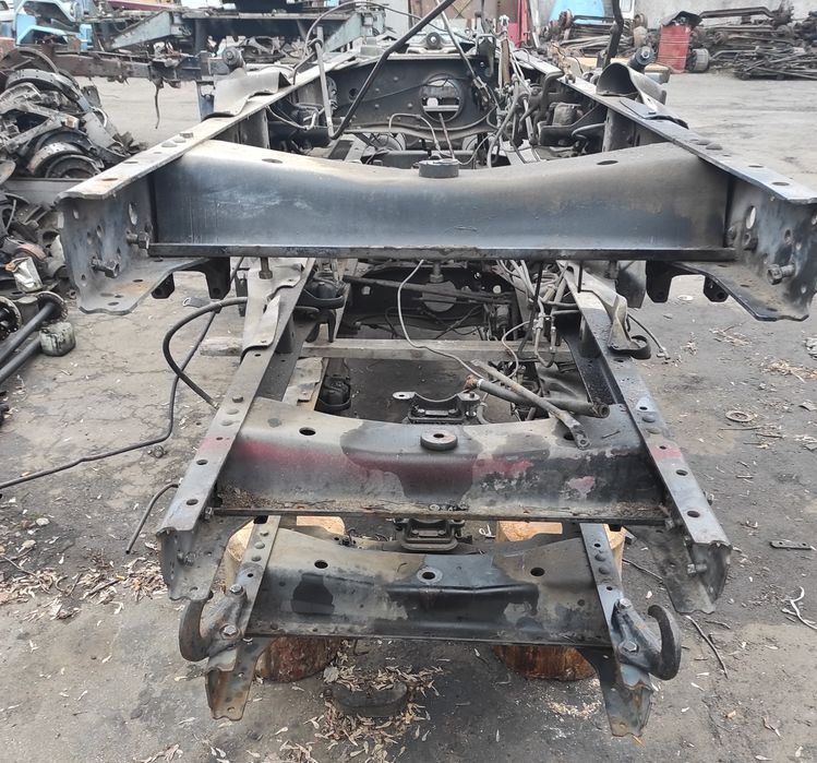 Рама Зіл 131 нового стану в зборі з траверсами