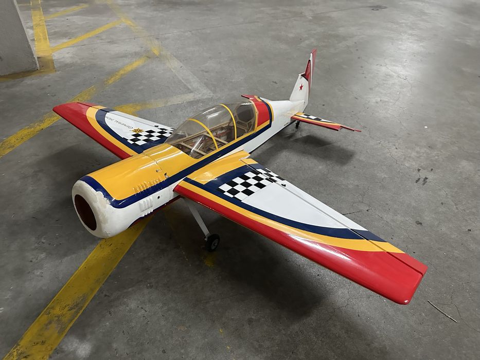 Avião RC Yak52 1,5m