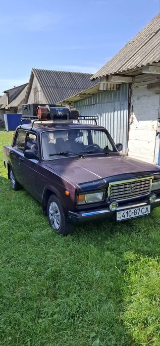 Автомобіль ВАЗ 2107