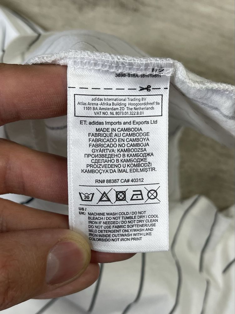 Adidas Originals майка M размер спортивная белая с принтом оригинал