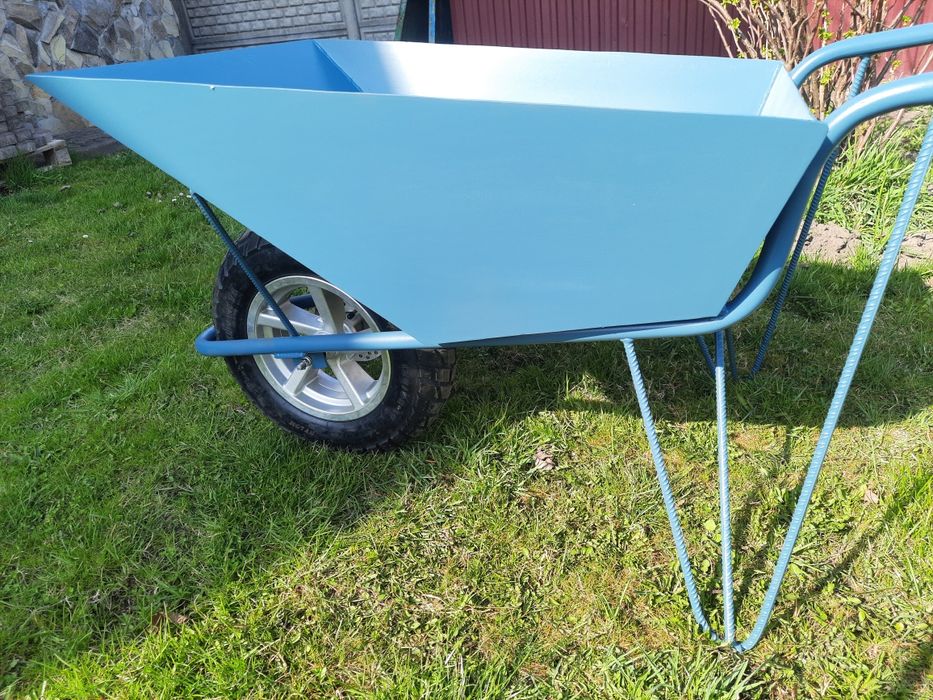 Тачка будівельна