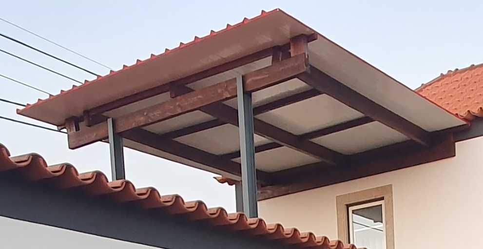 Oportunidade Telheiro Completo Madeira Sandwich Policarbonato Viga