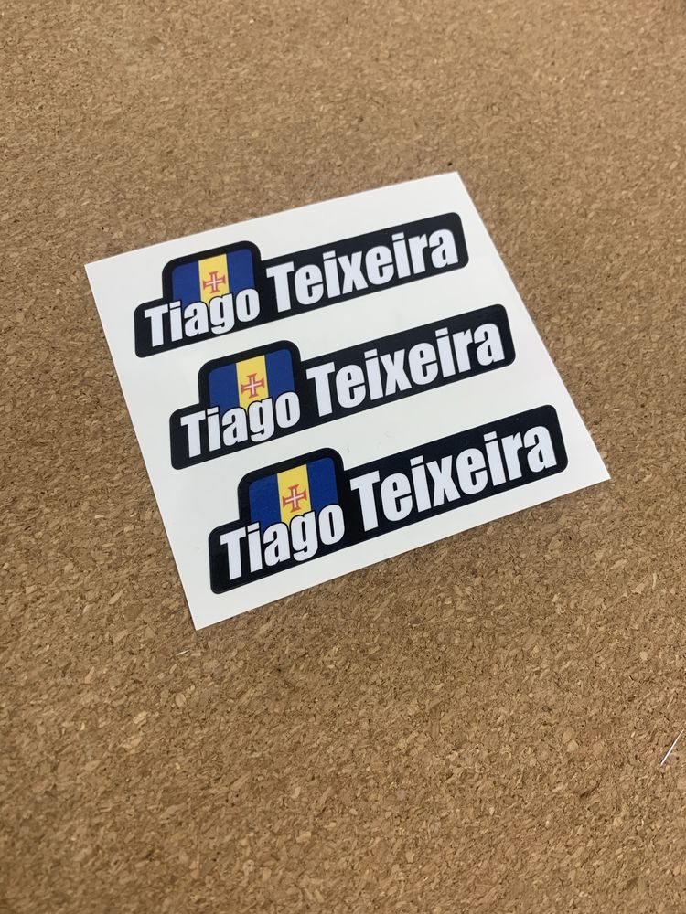 Autocolante Personalizados com Bandeira + Nome.