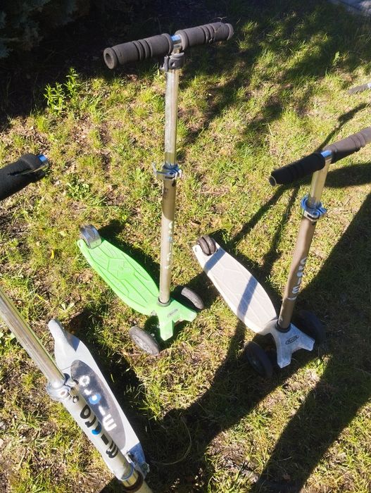 Trzy hulajnogi micro  dwie trzykolowe jedna dwukolowa