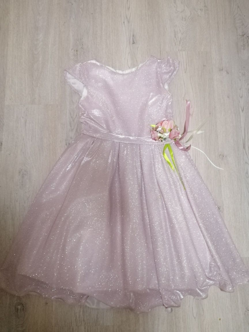 Ніжне фіолетове святкове плаття
