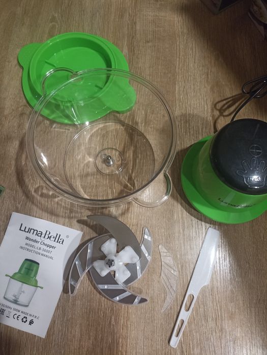 4 леза.Топ продажів. Подрібнювач  Luma Bella LB-56007