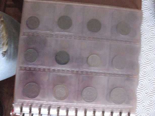Colecção de mais de 200 moedas antigas