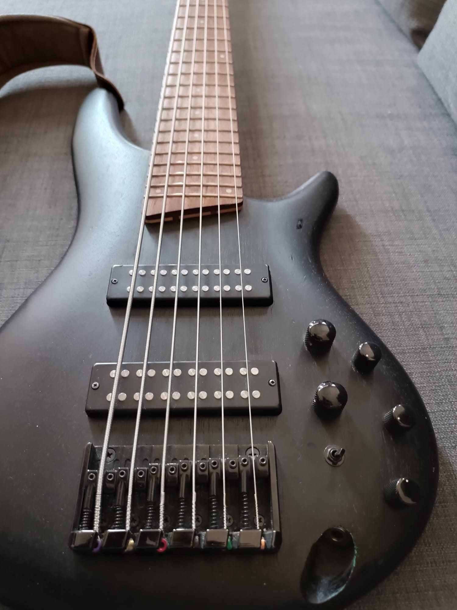 Baixo 6 Cordas SDGR Ibanez - SR306EB - Excelente som