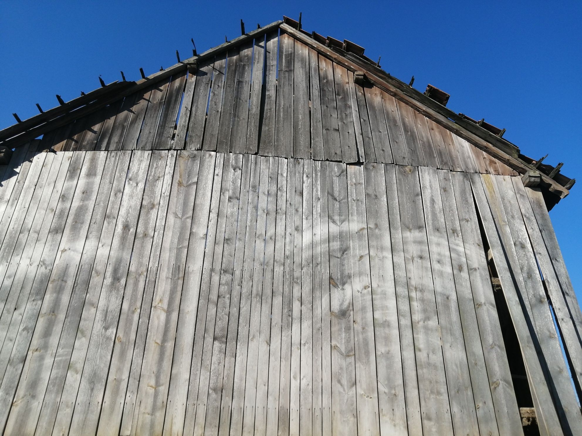 Rozbiórka stodół skup starego drewna stodół szopy wymiana desek