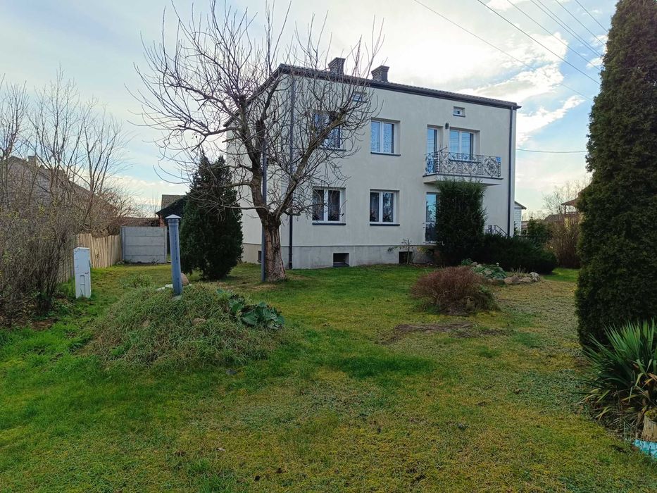 Siedlisko z domem po termomodernizacji w miejscowości Bielino